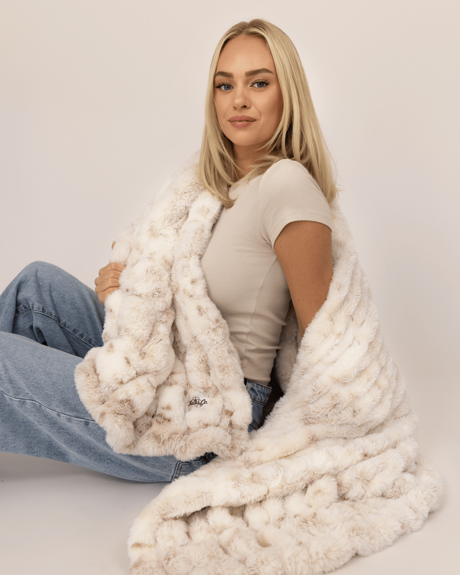 Lynx Cloud Throw