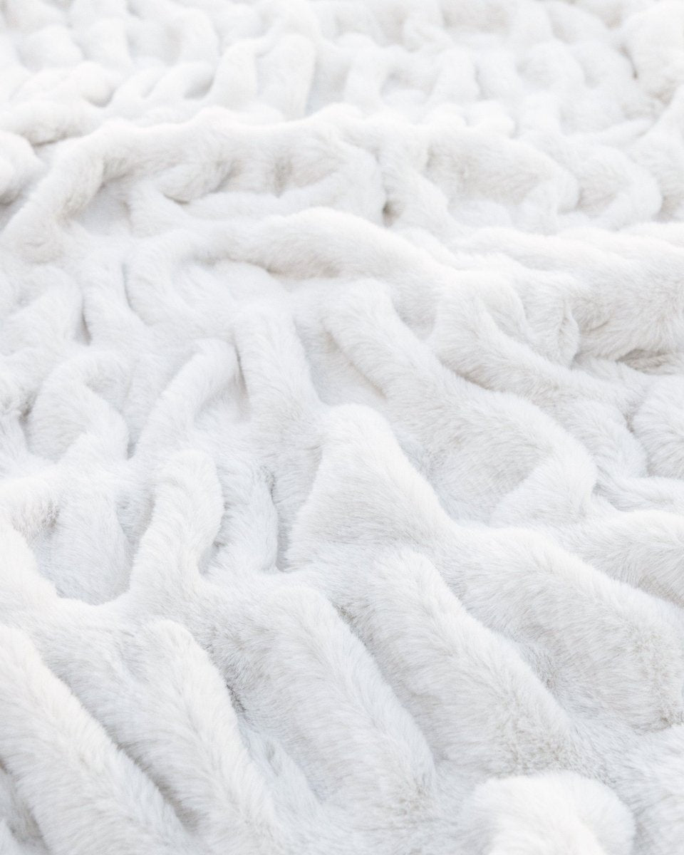 Ivory White Cloud Throw ultra soft luxury faux fur weighted blanket up close