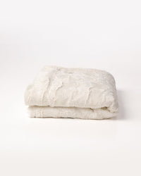 Ivory Throw Plush Blanket | Cozy Luxury | KeikiCo – Keiki Co.