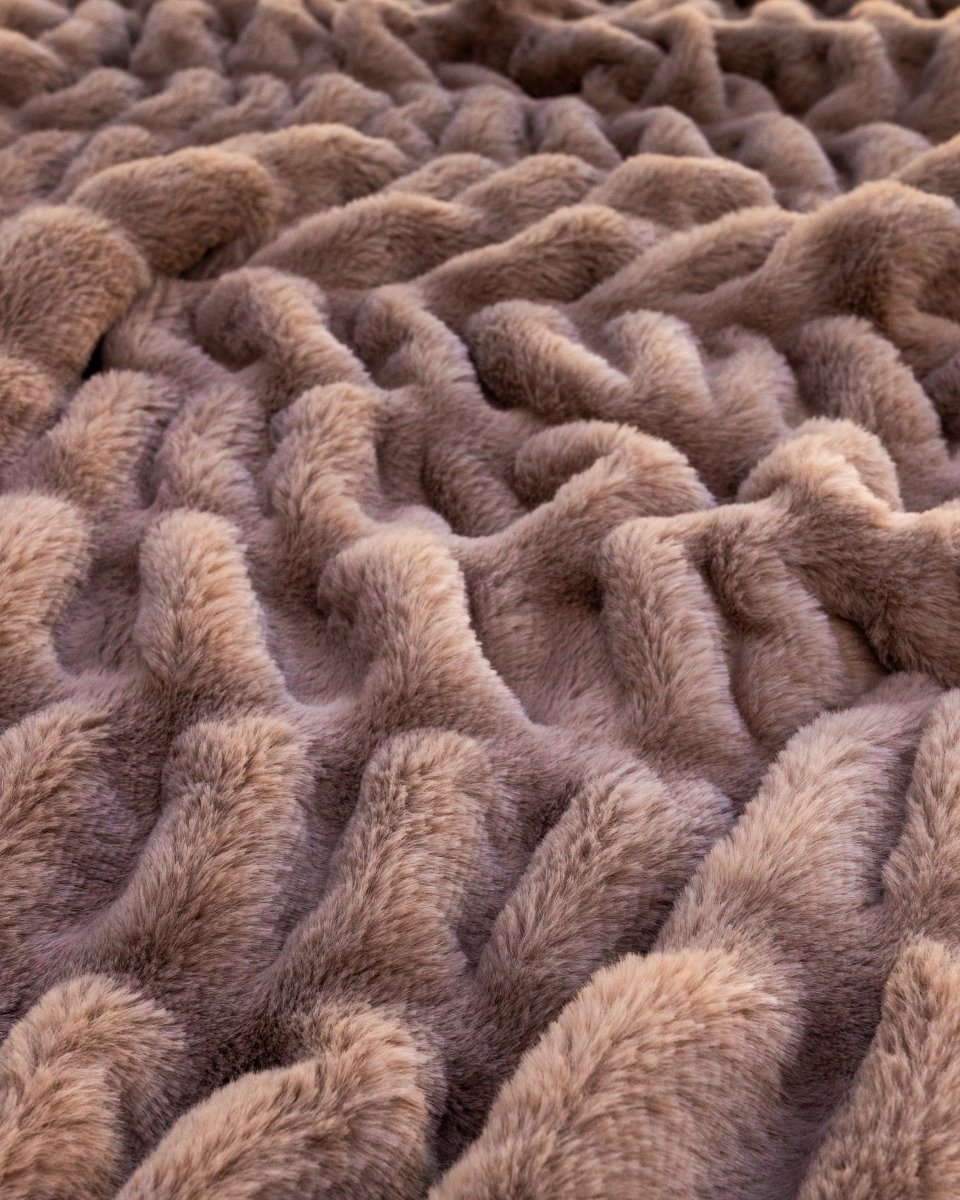 Mocha Brown Cloud Throw ultra soft luxury faux fur weighted blanket up close
