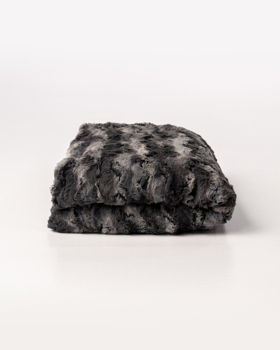 Nine Iron Throw Charcoal Gray Dark Faux Fur Weighted Blanket