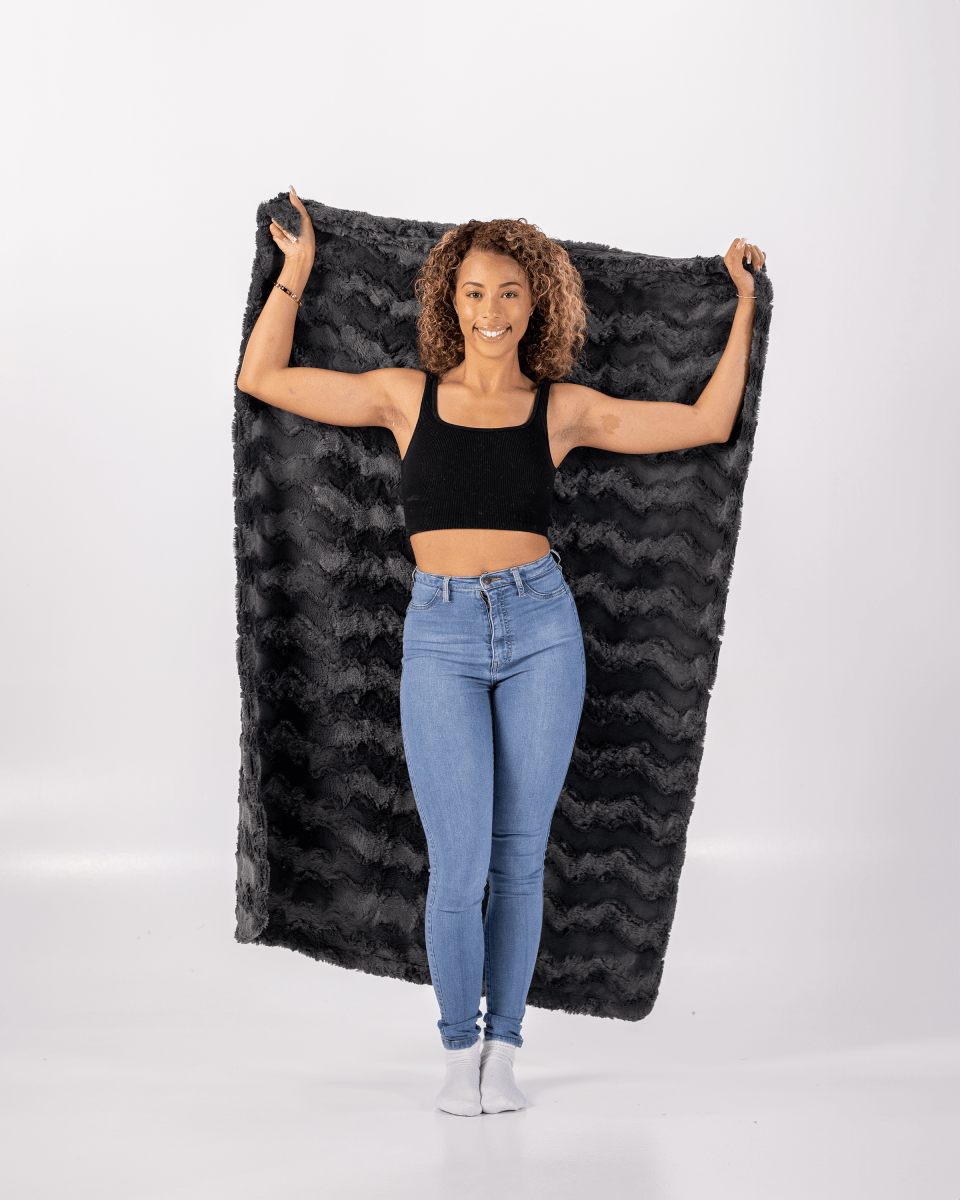 Nine Iron Throw Charcoal Gray Dark Faux Fur Weighted Blanket