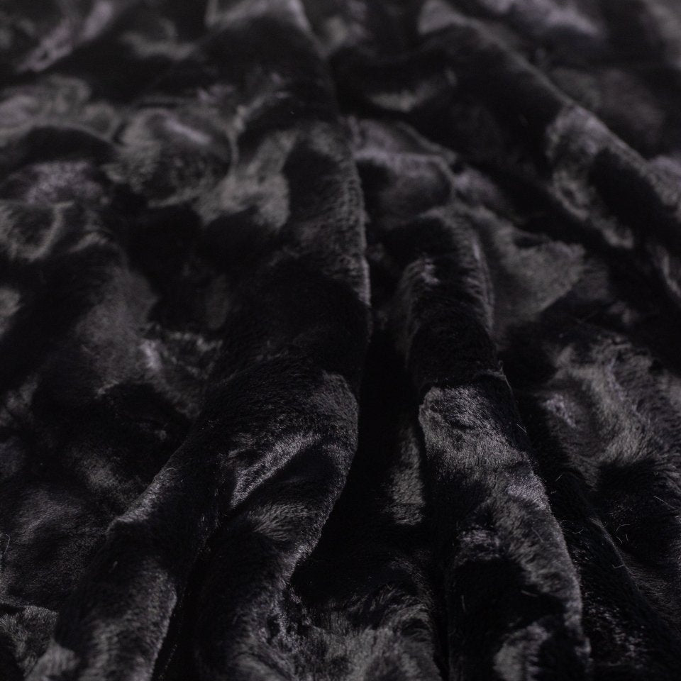 The Dream Set Black Bella travel bundle for gifting with faux fur blanket, eye mask and bag.