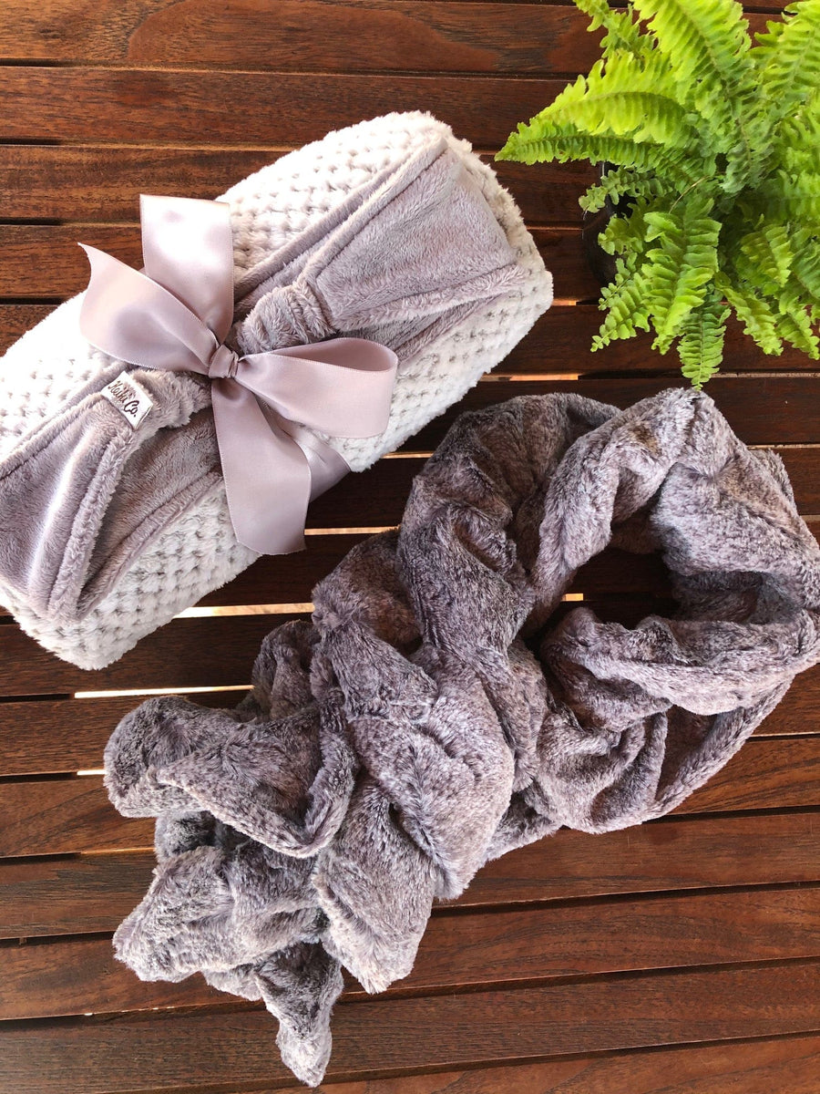 Platinum Spa Wrap/Neckwarmer Gift Set
