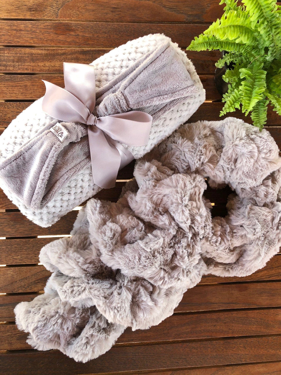 Platinum Spa Wrap/Neckwarmer Gift Set